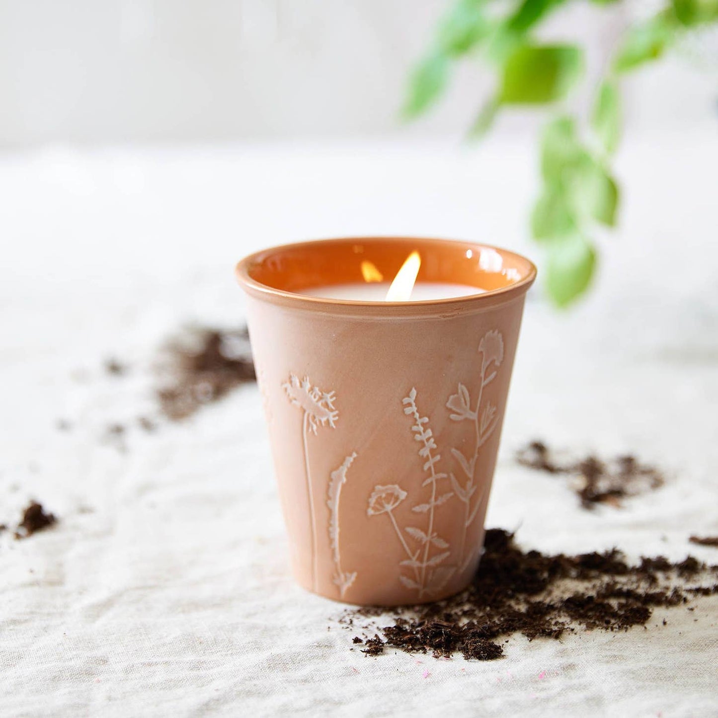 Rosy Rings Garden Pot Candle