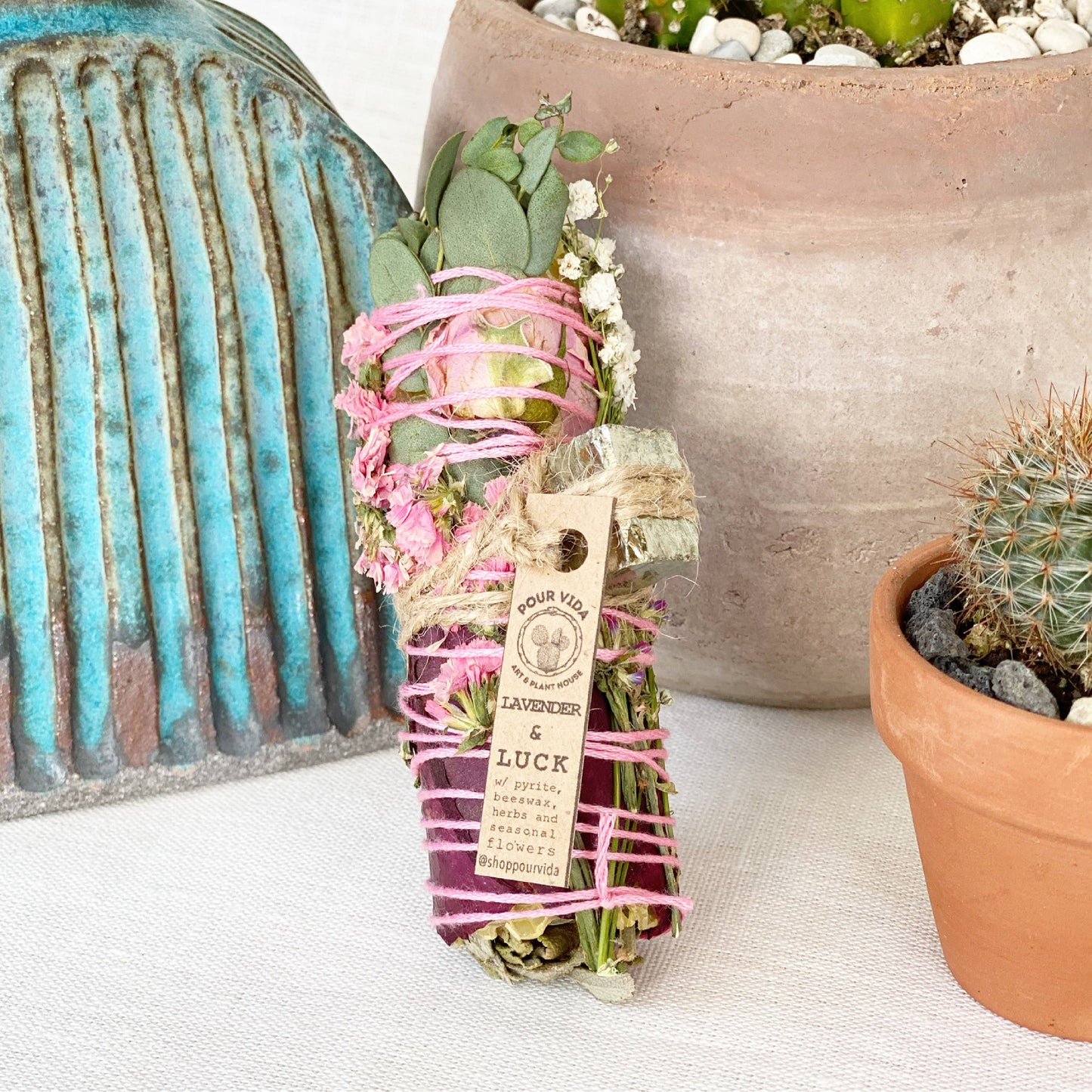 Pour Vida - Lavender & Luck Bee's Sneeze Herbal Torch, 4"