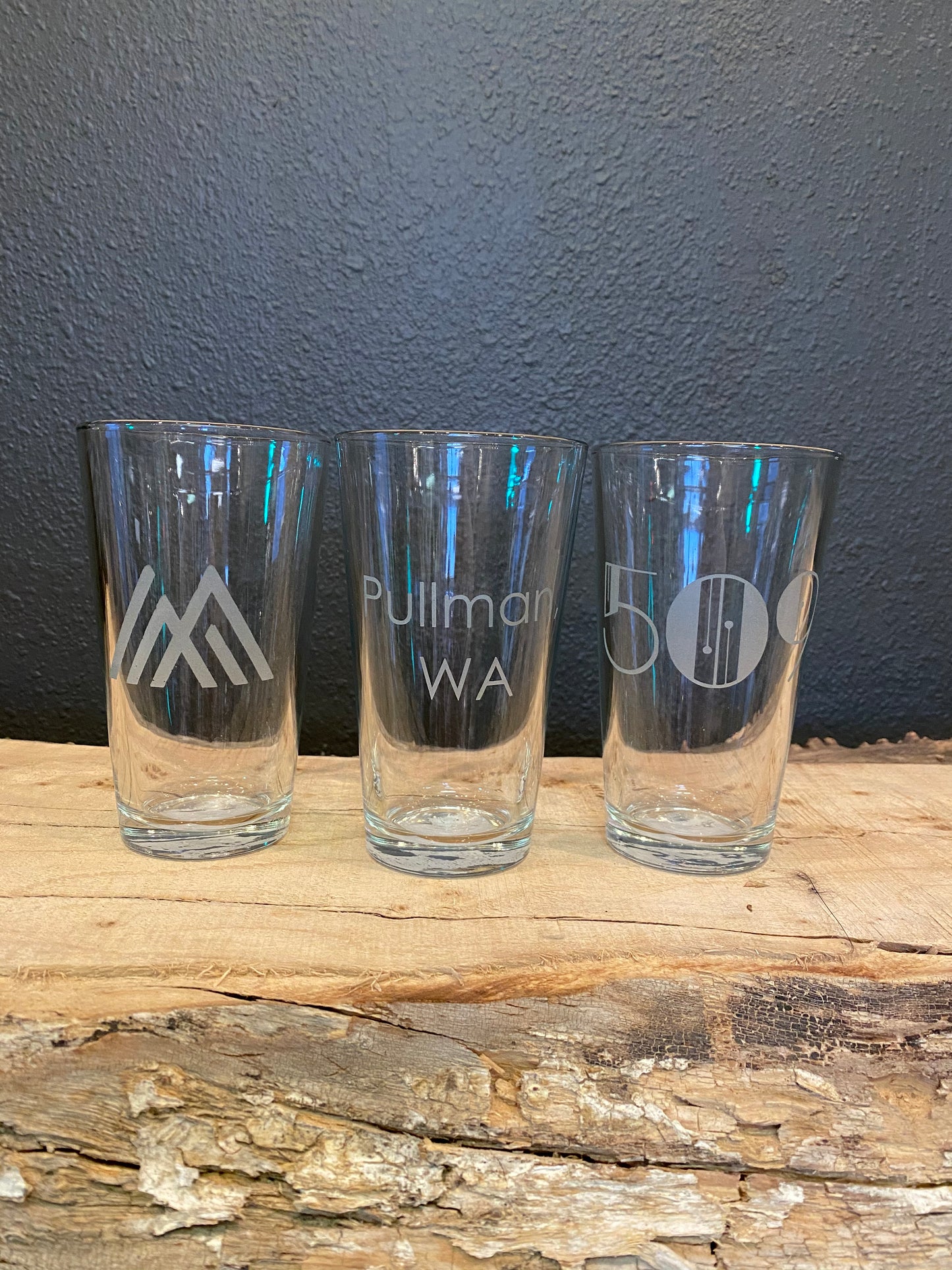 Custom PULLMAN, WA Oriented Pint Glass